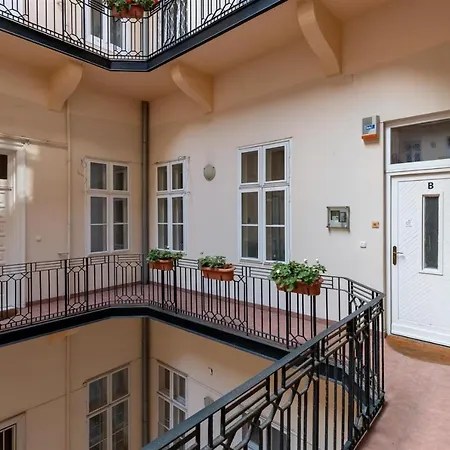 Timber Town Apartment *